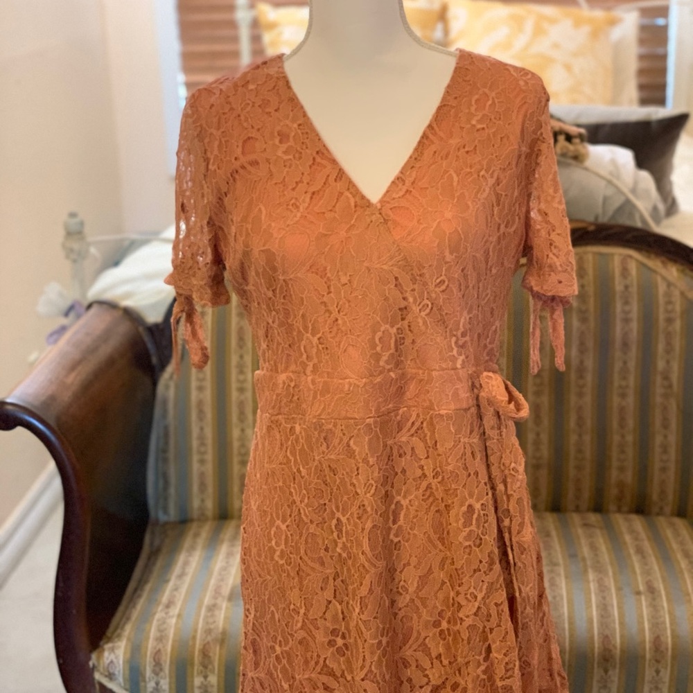 Francesca’s Coral Lace Dress- Size Large